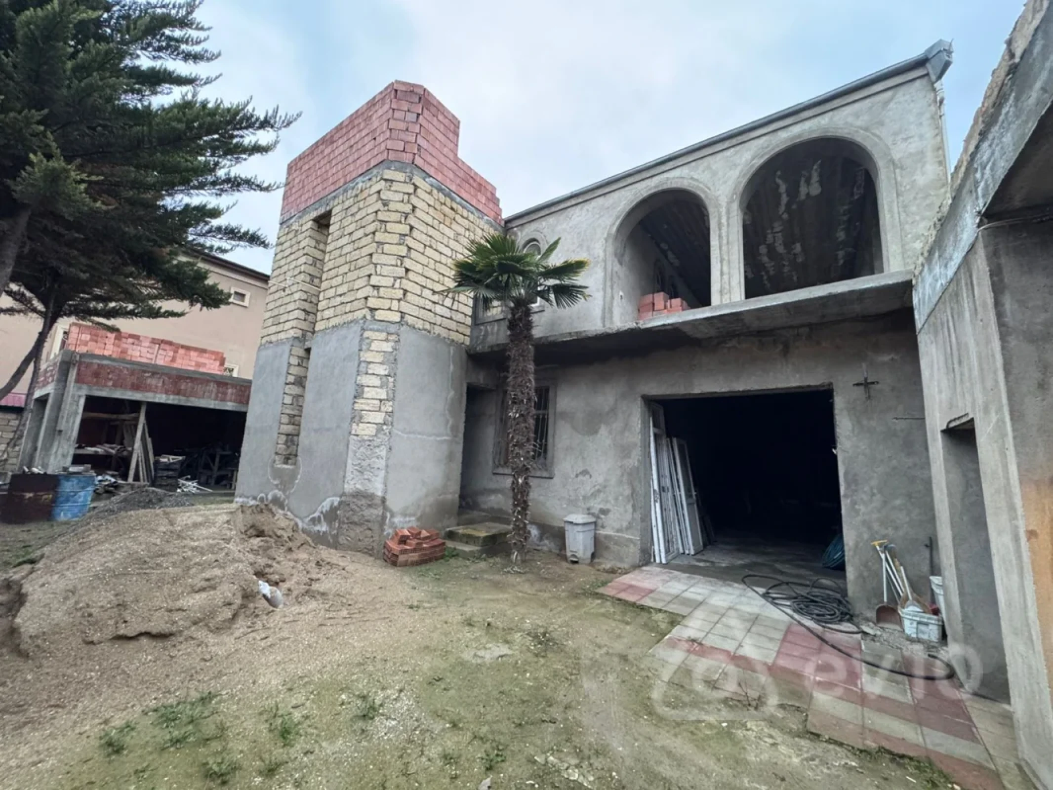 Satılır 5 otaqlı həyət evi 360 m²