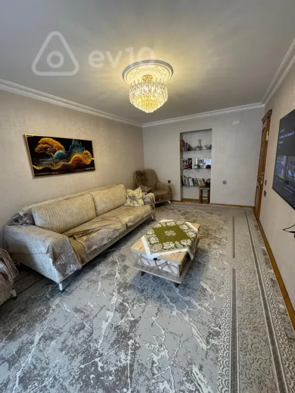 Satılır 3 otaqlı köhnə tikili 80 m²