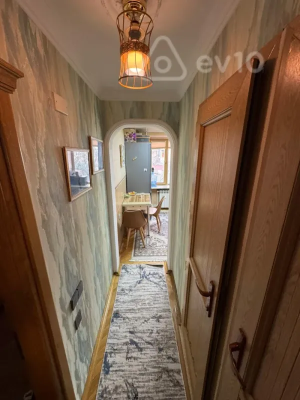 Satılır 3 otaqlı köhnə tikili 80 m²