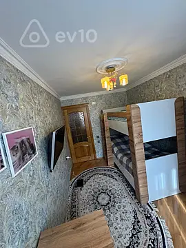Satılır 3 otaqlı köhnə tikili 80 m²