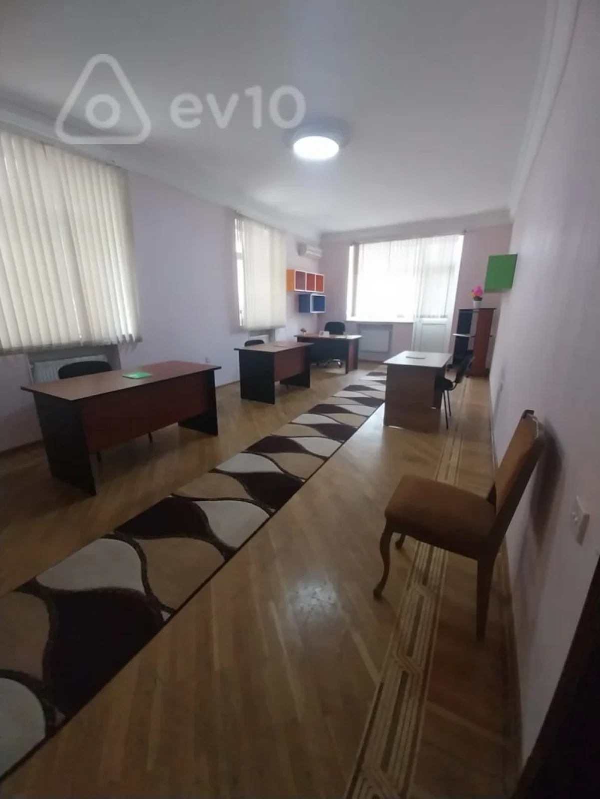 Kirayə verilir 4 otaqlı ofis 250 m²