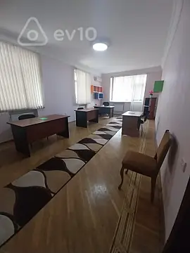 Kirayə verilir 4 otaqlı ofis 250 m²