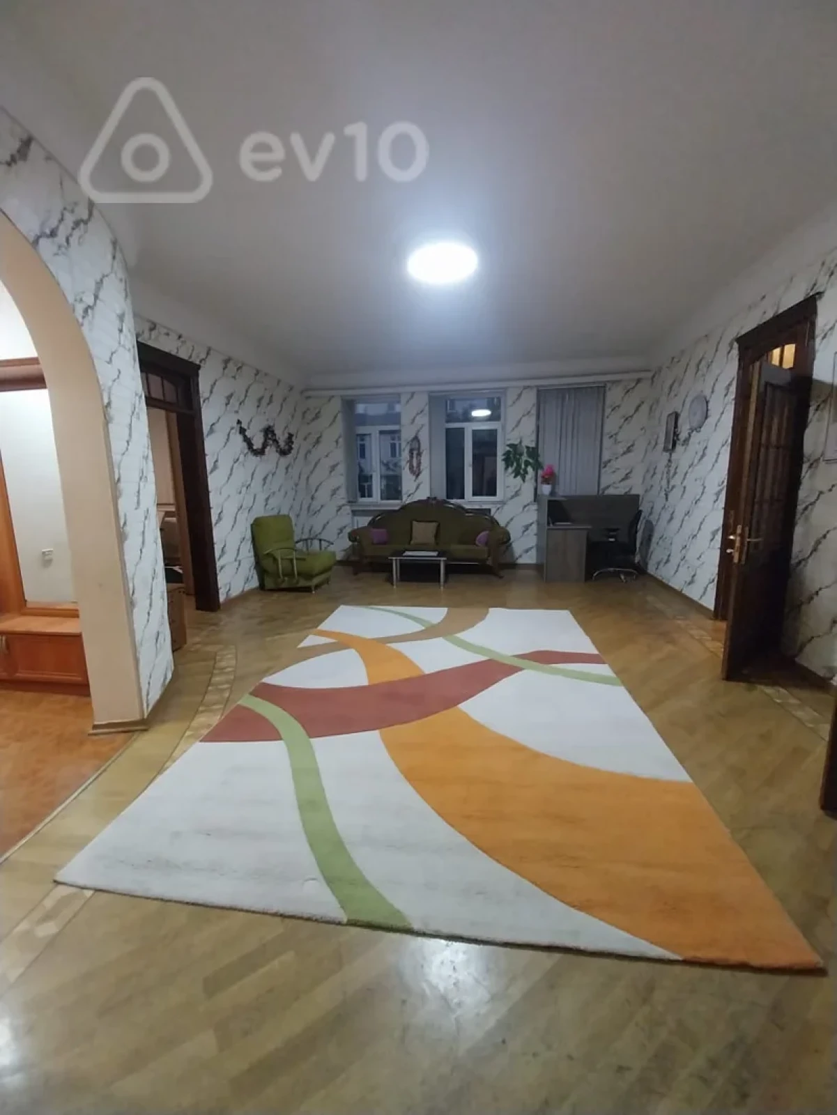 Kirayə verilir 4 otaqlı ofis 250 m²