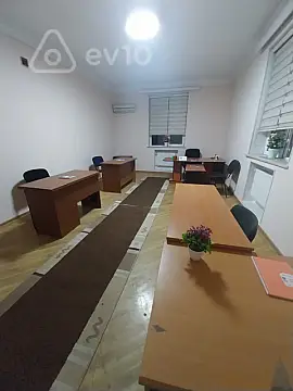 Kirayə verilir 4 otaqlı ofis 250 m²