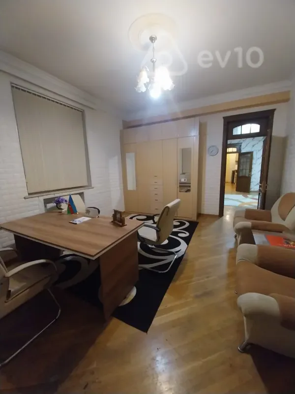 Kirayə verilir 4 otaqlı ofis 250 m²