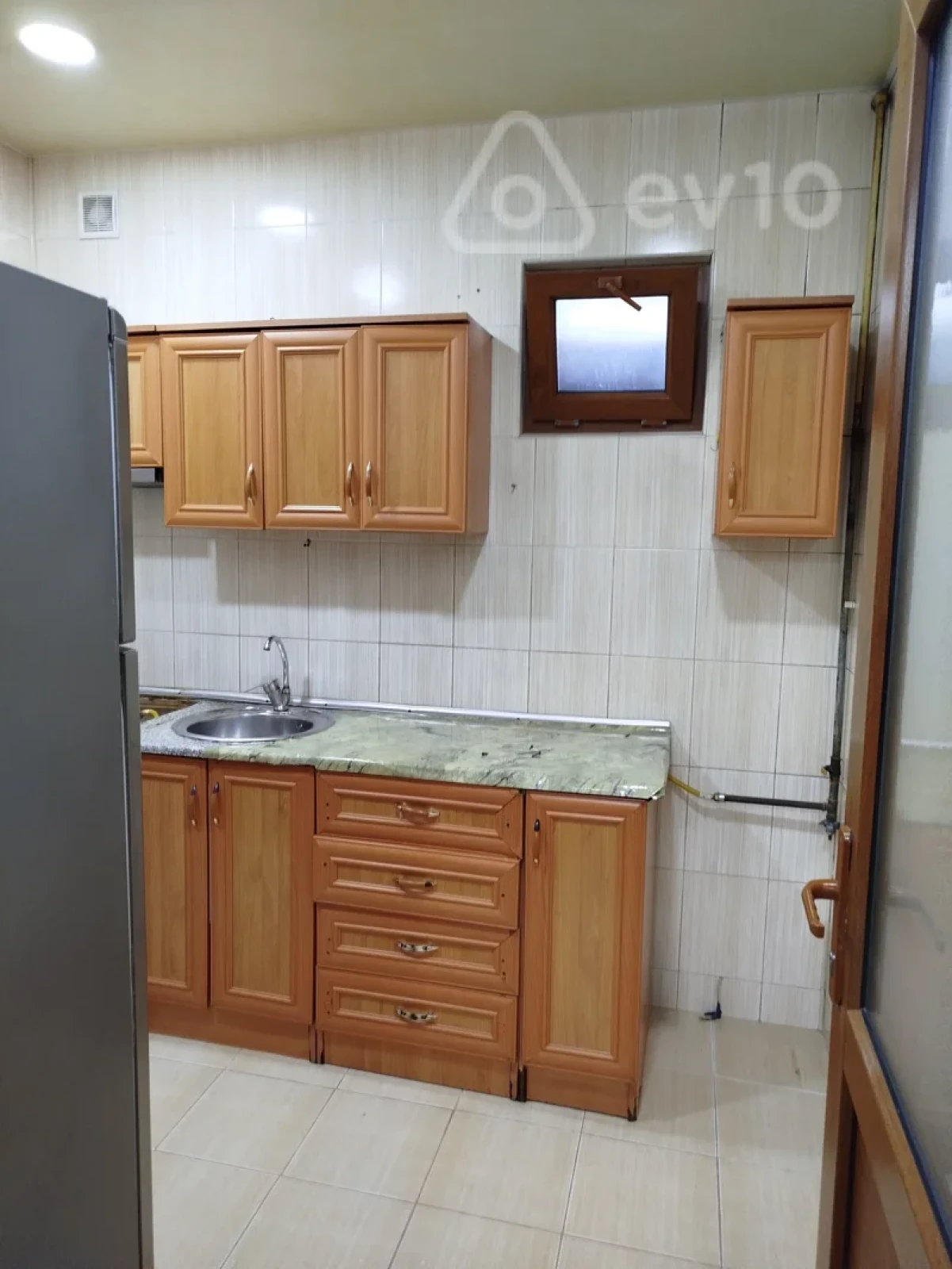 Kirayə verilir 3 otaqlı yeni tikili 70 m²