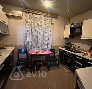 Kirayə verilir 4 otaqlı köhnə tikili 90 m² — Bakı, Nərimanov 4 otaq 90.00 m²