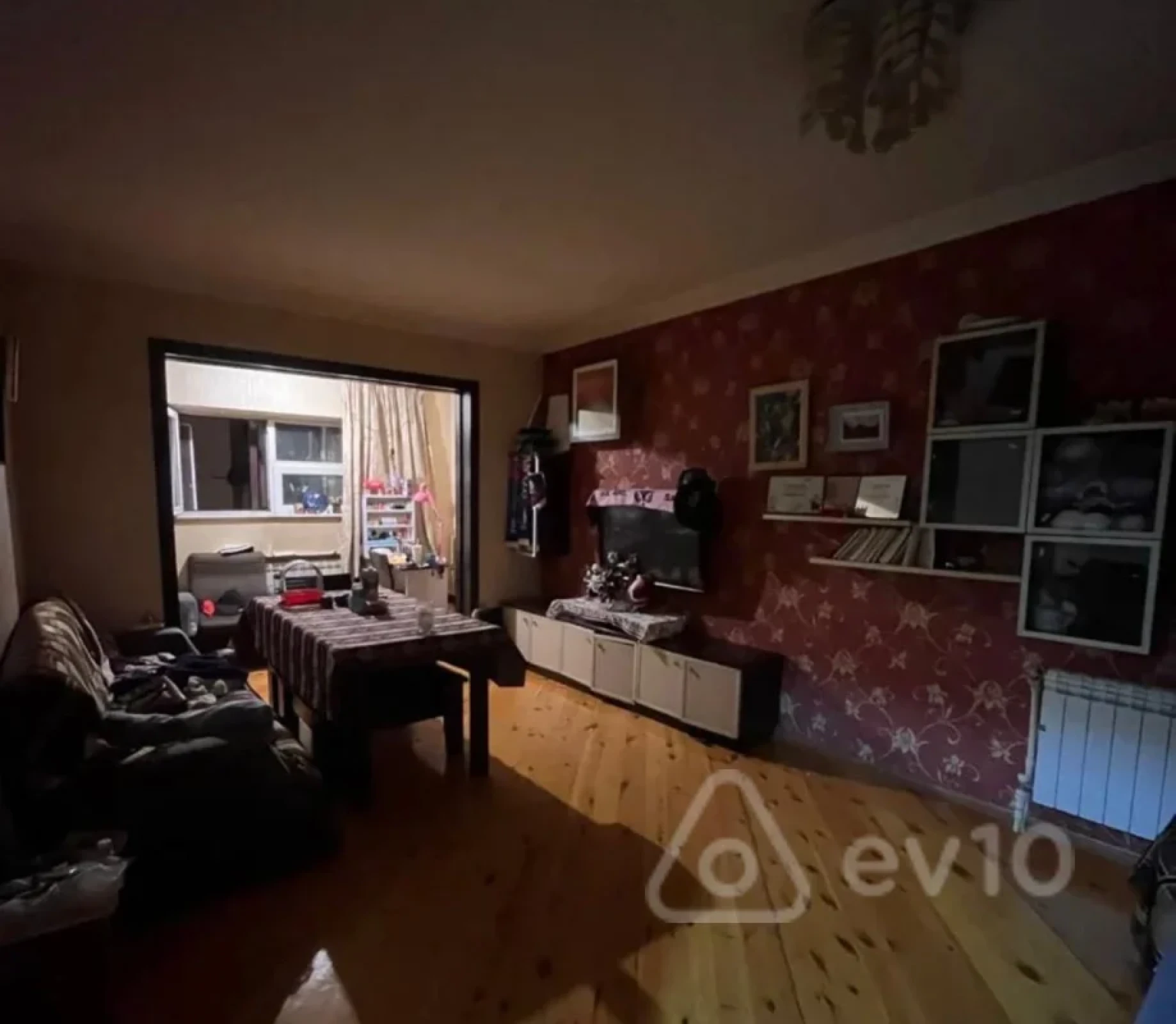 Kirayə verilir 4 otaqlı köhnə tikili 90 m²