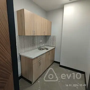 Kirayə verilir 12 otaqlı ofis 780 m²