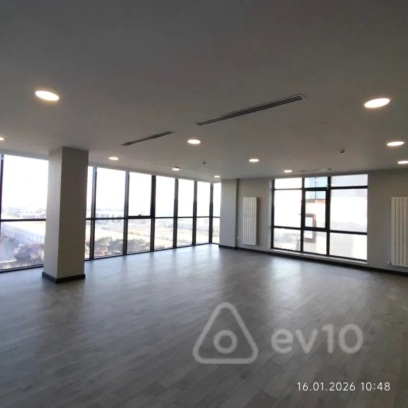 Kirayə verilir 12 otaqlı ofis 780 m²