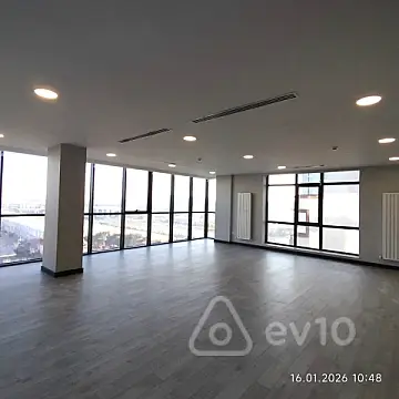 Kirayə verilir 12 otaqlı ofis 780 m²