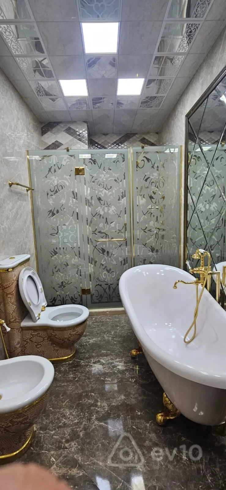 Kirayə verilir 4 otaqlı yeni tikili 210 m²