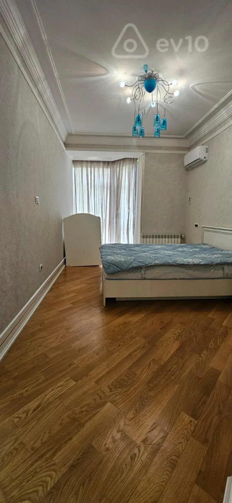 Kirayə verilir 4 otaqlı yeni tikili 210 m²
