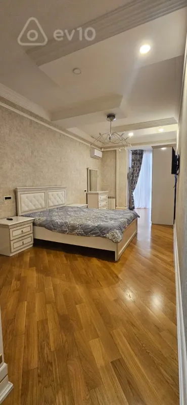 Kirayə verilir 4 otaqlı yeni tikili 210 m²
