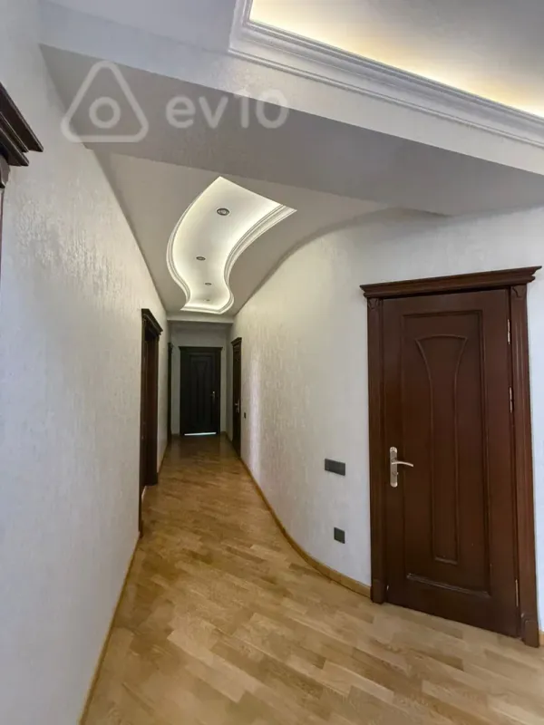 Satılır 3 otaqlı yeni tikili 155 m²
