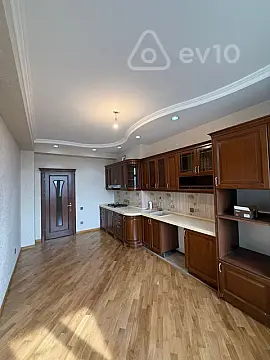 Satılır 3 otaqlı yeni tikili 155 m²