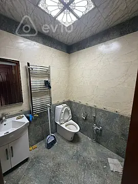 Satılır 3 otaqlı yeni tikili 155 m²