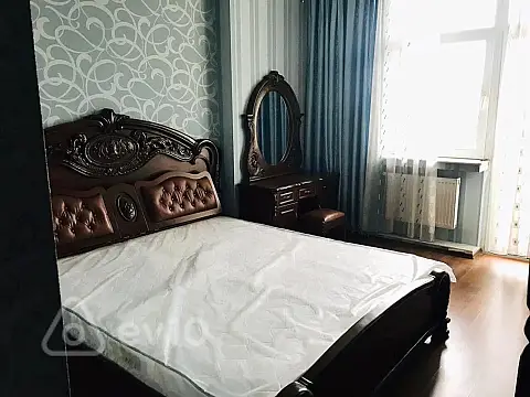 Kirayə verilir 3 otaqlı yeni tikili 90 m²