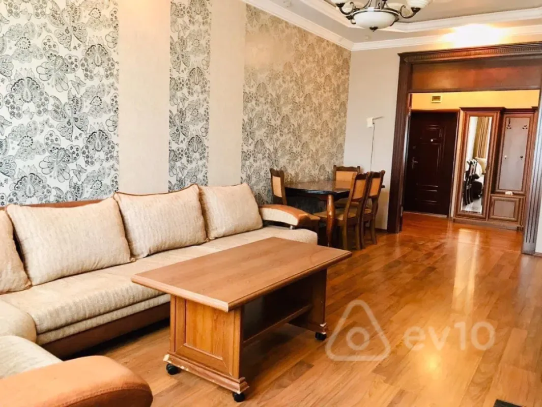 Kirayə verilir 3 otaqlı yeni tikili 90 m²