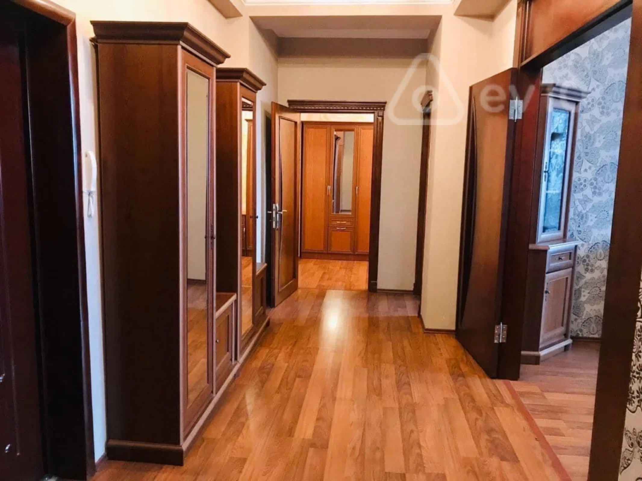 Kirayə verilir 3 otaqlı yeni tikili 90 m²