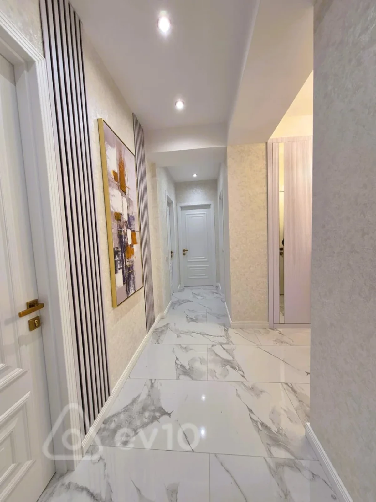 Satılır 4 otaqlı yeni tikili 110 m²