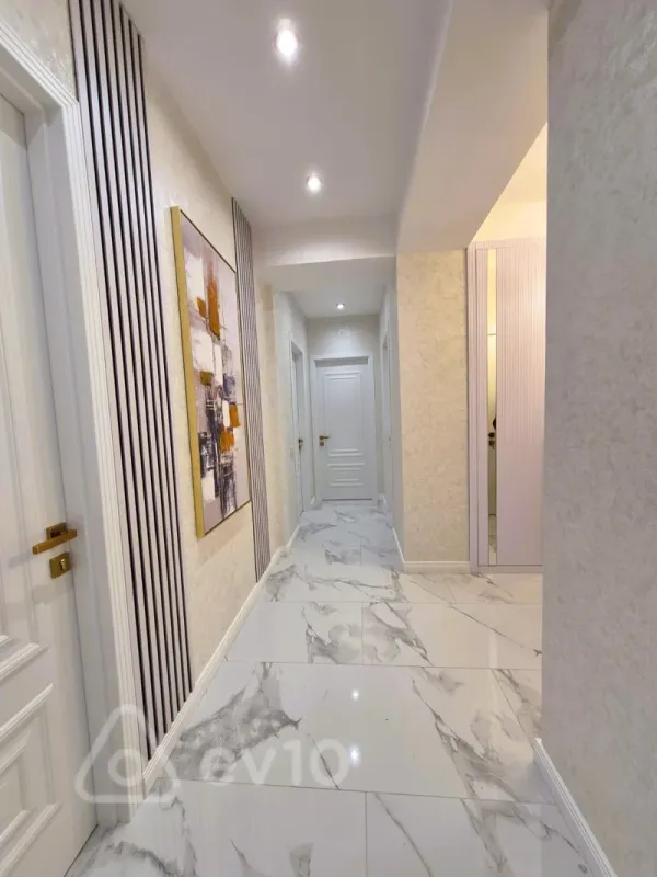 Satılır 4 otaqlı yeni tikili 110 m²