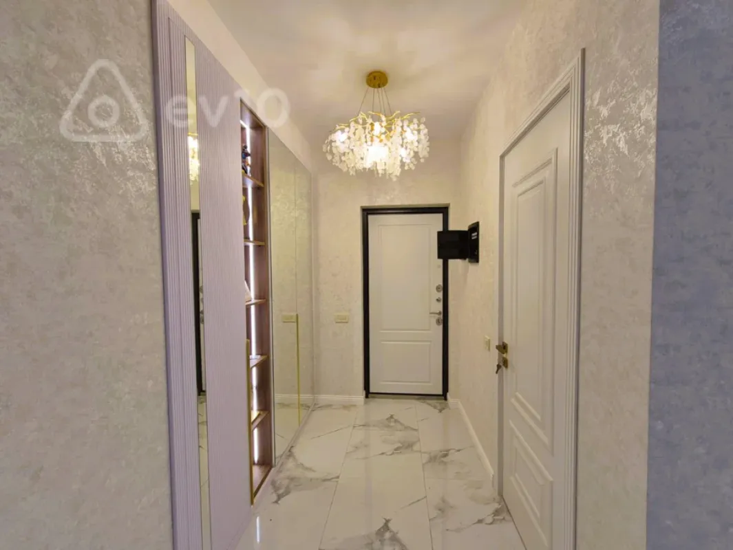 Satılır 4 otaqlı yeni tikili 110 m²