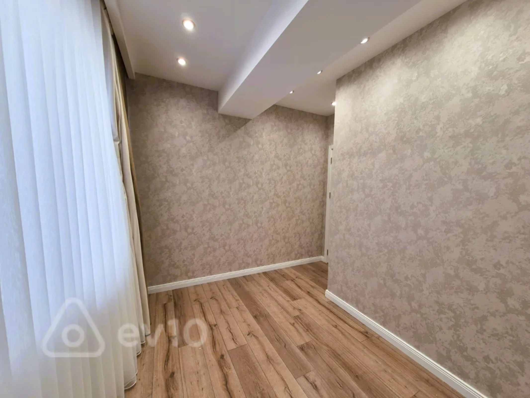 Satılır 4 otaqlı yeni tikili 110 m²