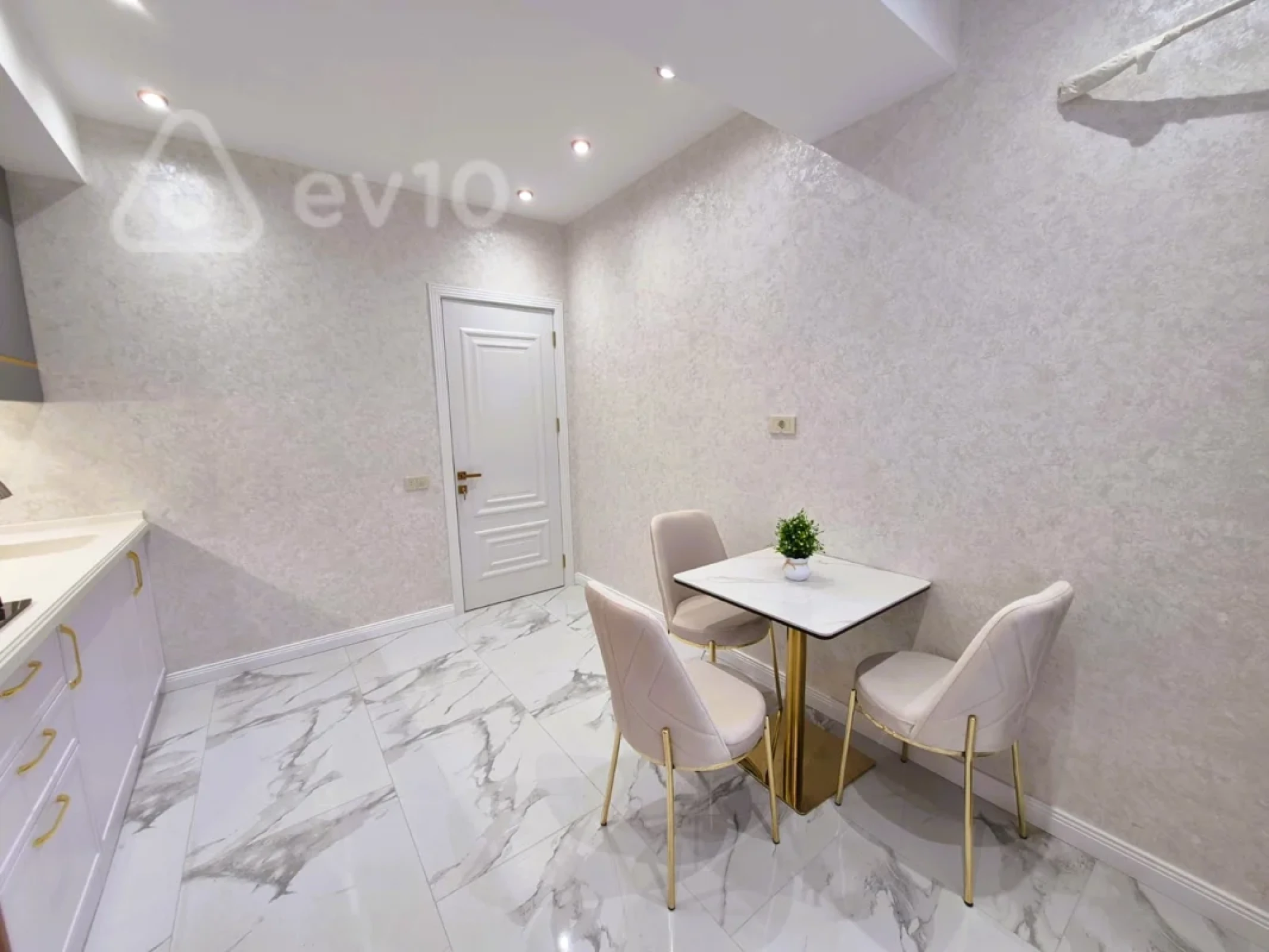 Satılır 4 otaqlı yeni tikili 110 m²