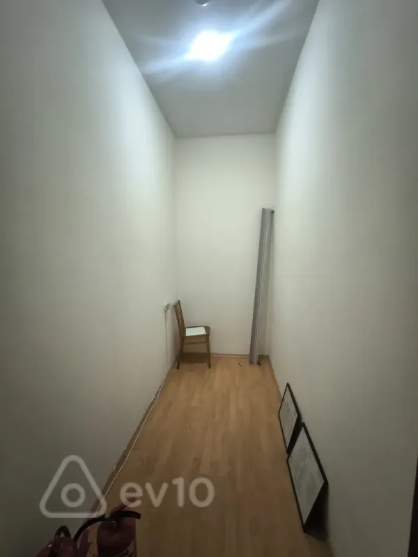 Kirayə verilir 11 otaqlı ofis 280 m²