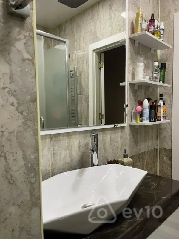 Satılır 3 otaqlı yeni tikili 115 m²