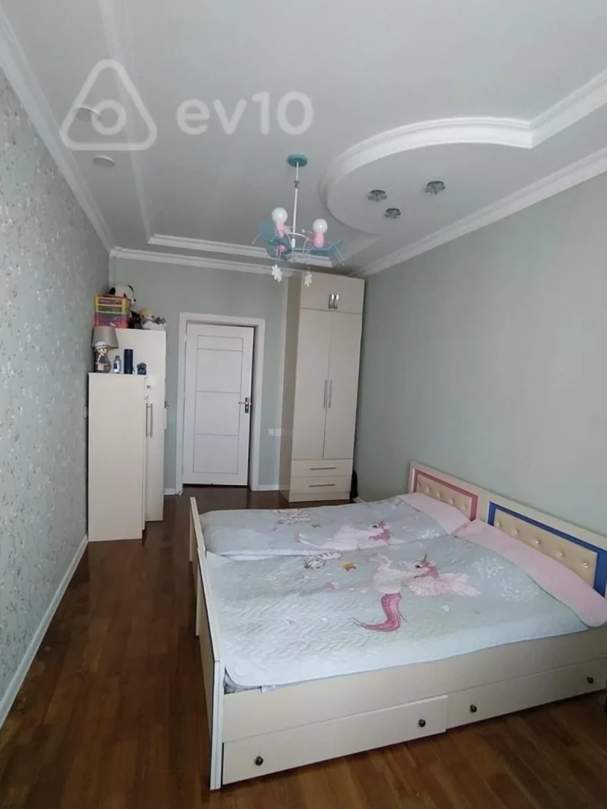 Satılır 3 otaqlı yeni tikili 115 m²