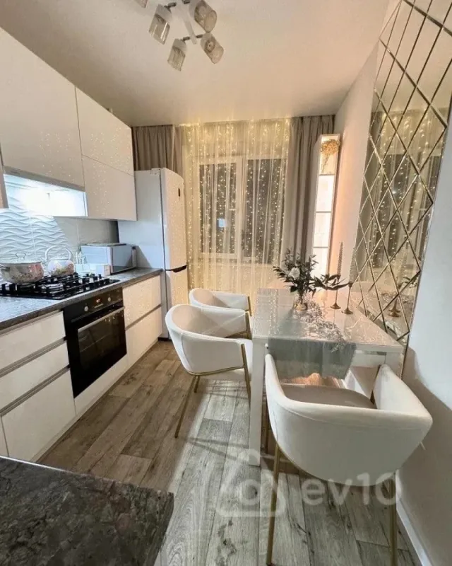 Kirayə verilir 2 otaqlı yeni tikili 75 m²