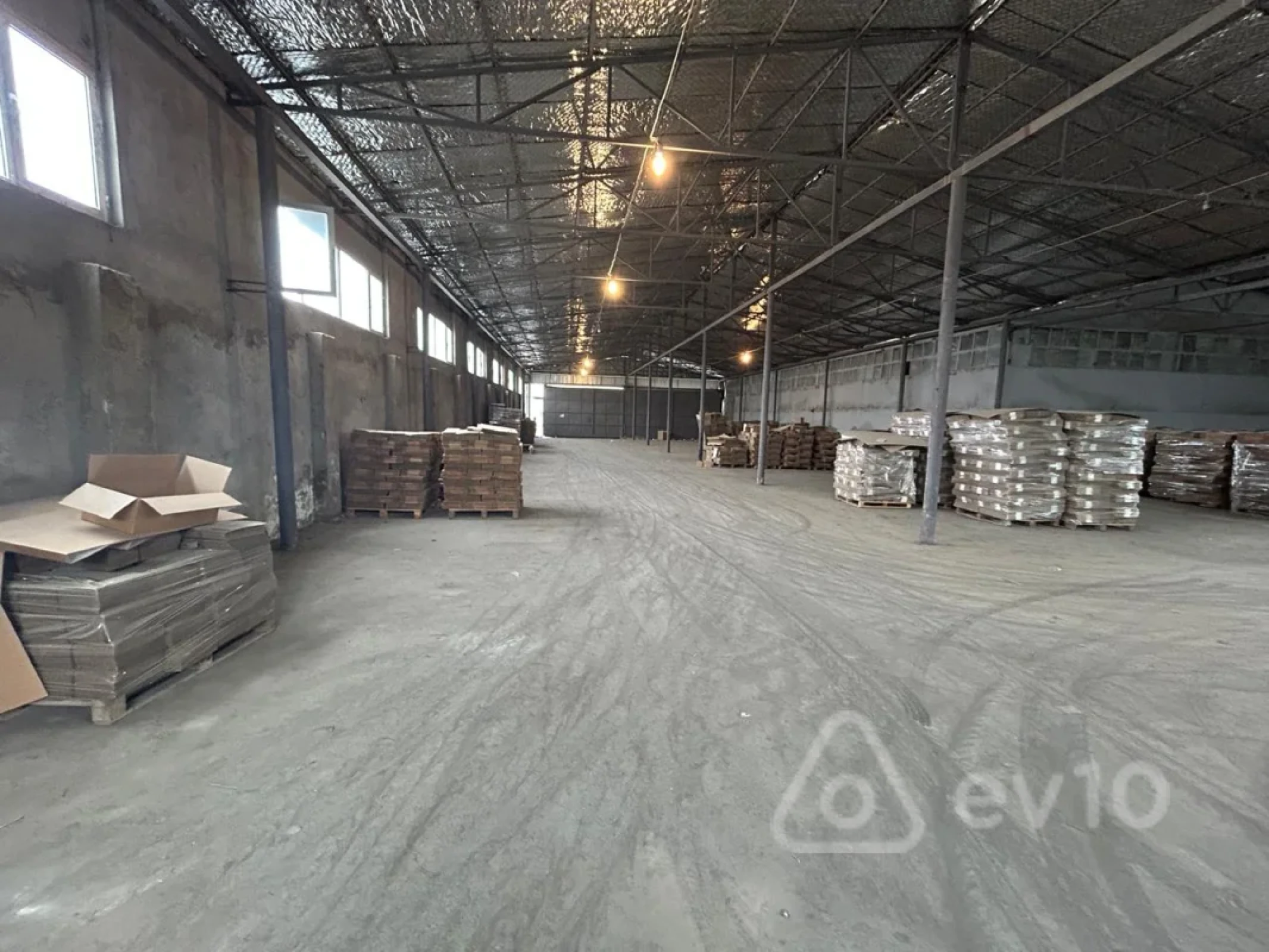 Kirayə verilir mənzil 1700 m²