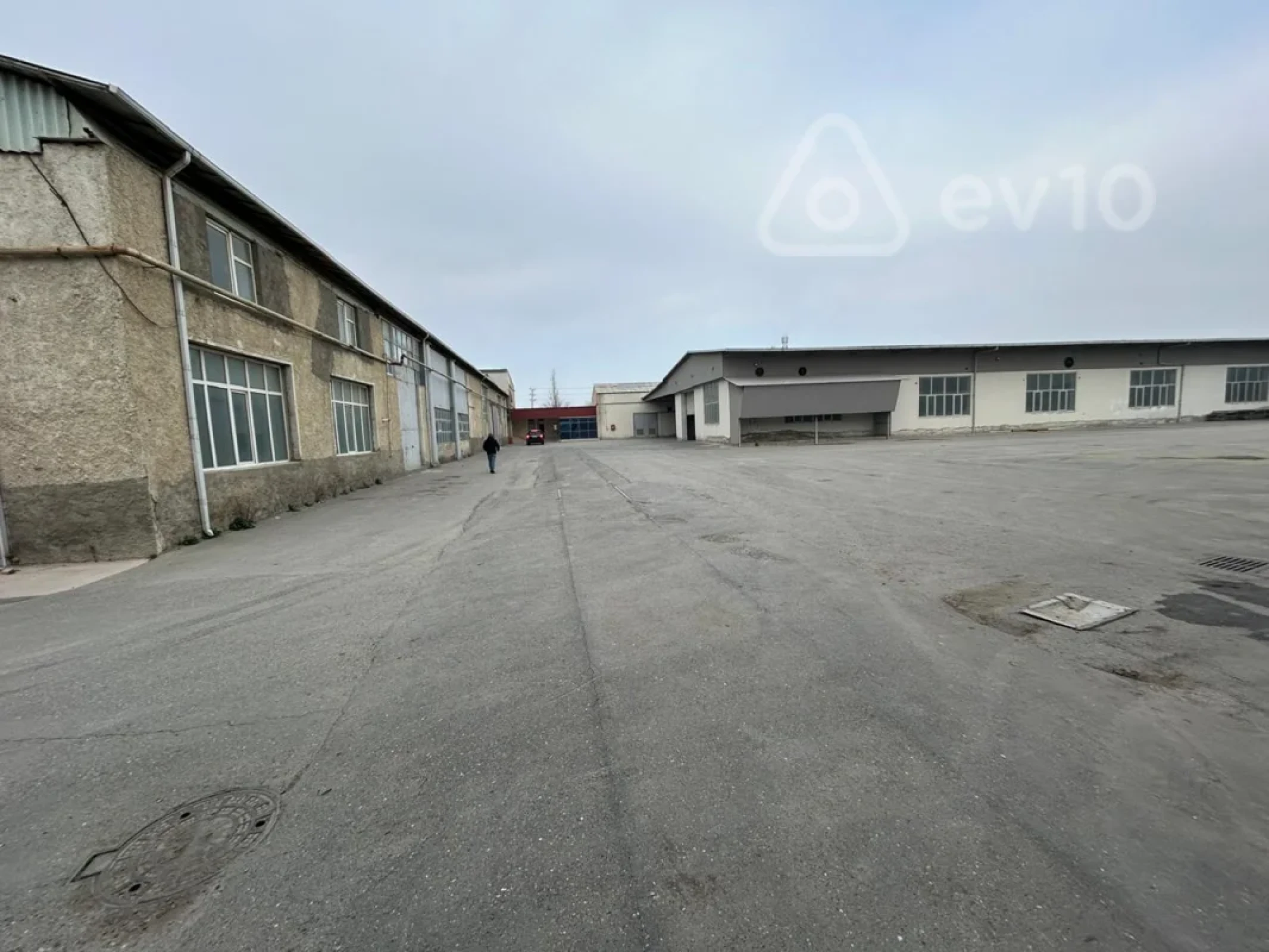 Kirayə verilir mənzil 1700 m²