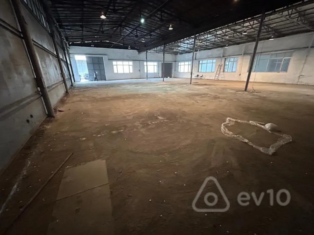 Kirayə verilir mənzil 1700 m²