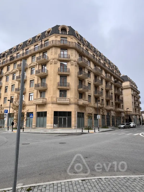 Satılır 4 otaqlı yeni tikili 140 m²