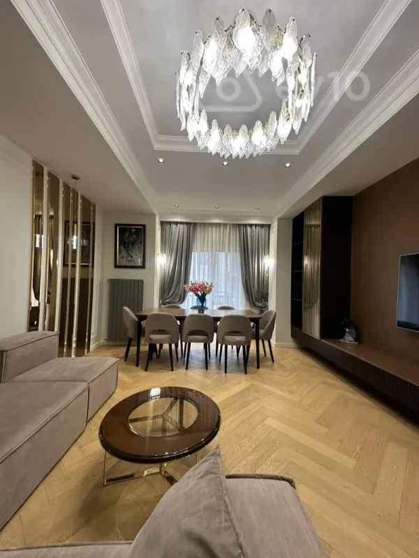 Satılır 4 otaqlı yeni tikili 140 m²