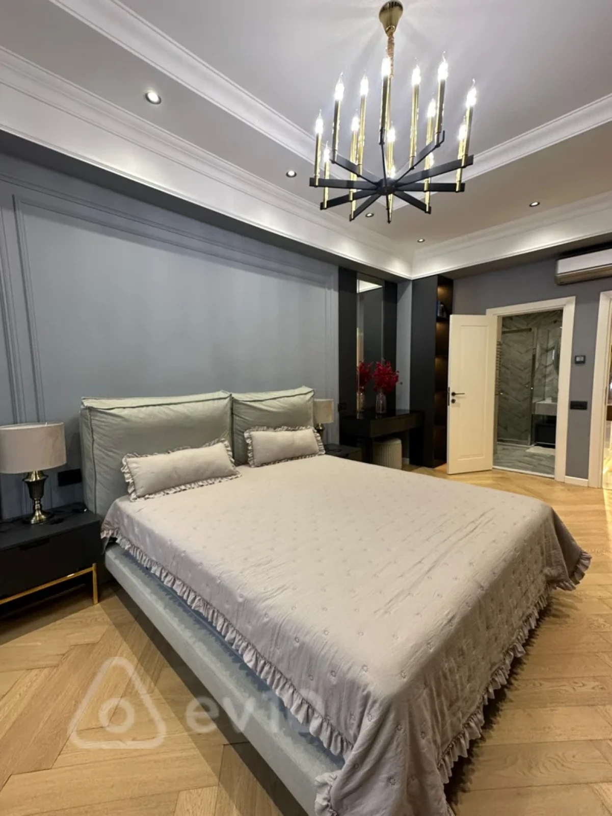 Satılır 4 otaqlı yeni tikili 140 m²