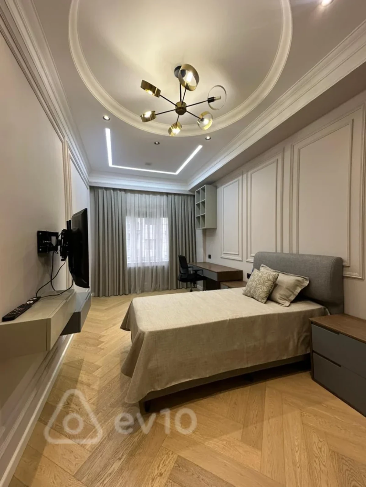 Satılır 4 otaqlı yeni tikili 140 m²