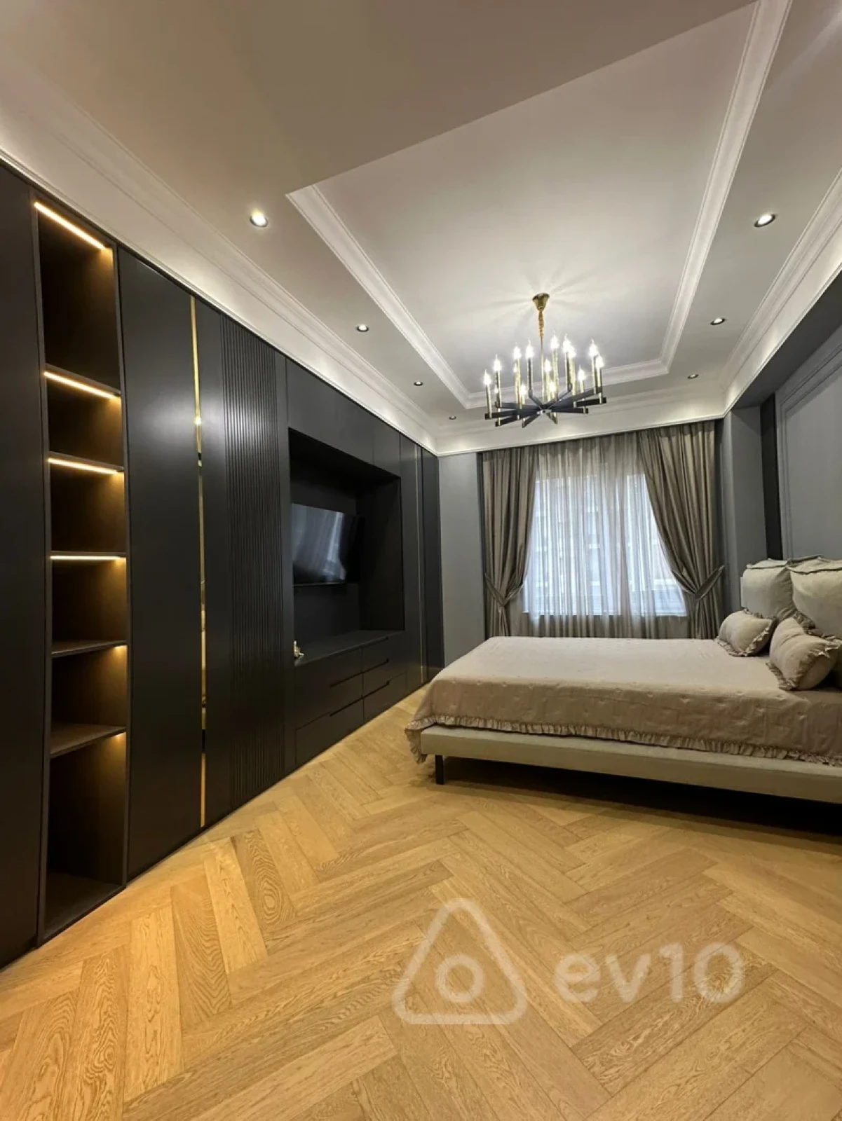 Satılır 4 otaqlı yeni tikili 140 m²