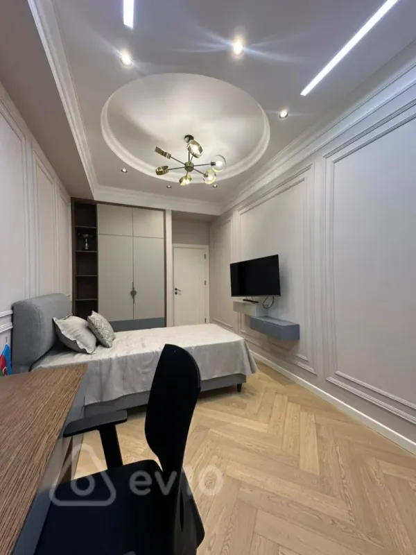 Satılır 4 otaqlı yeni tikili 140 m²