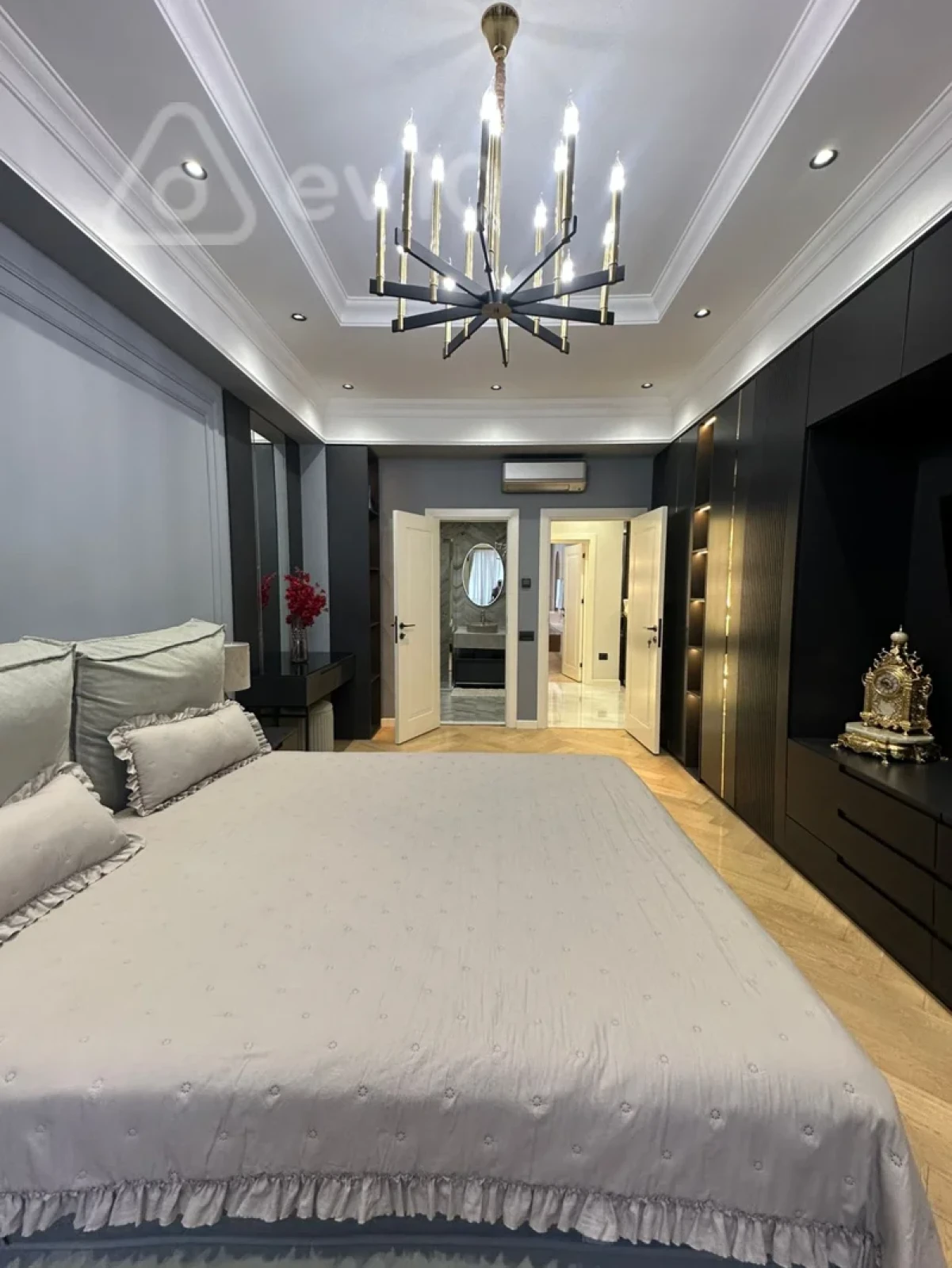 Satılır 4 otaqlı yeni tikili 140 m²