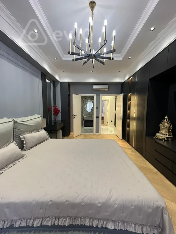 Satılır 4 otaqlı yeni tikili 140 m²