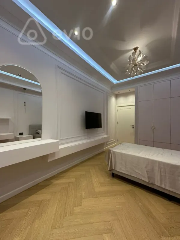 Satılır 4 otaqlı yeni tikili 140 m²