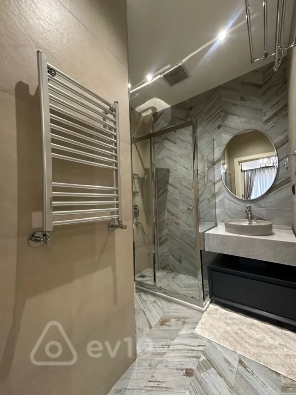 Satılır 4 otaqlı yeni tikili 140 m²