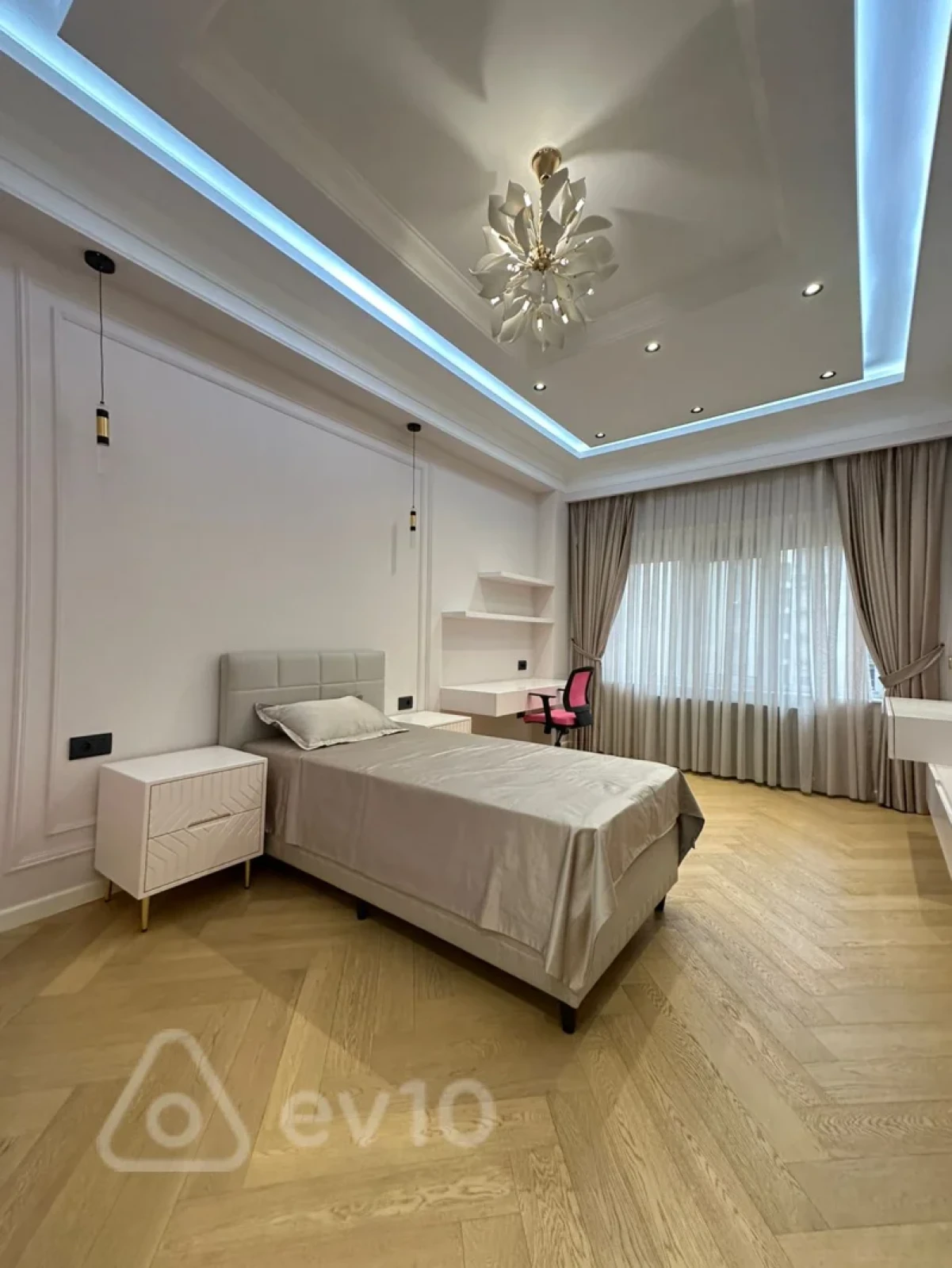 Satılır 4 otaqlı yeni tikili 140 m²