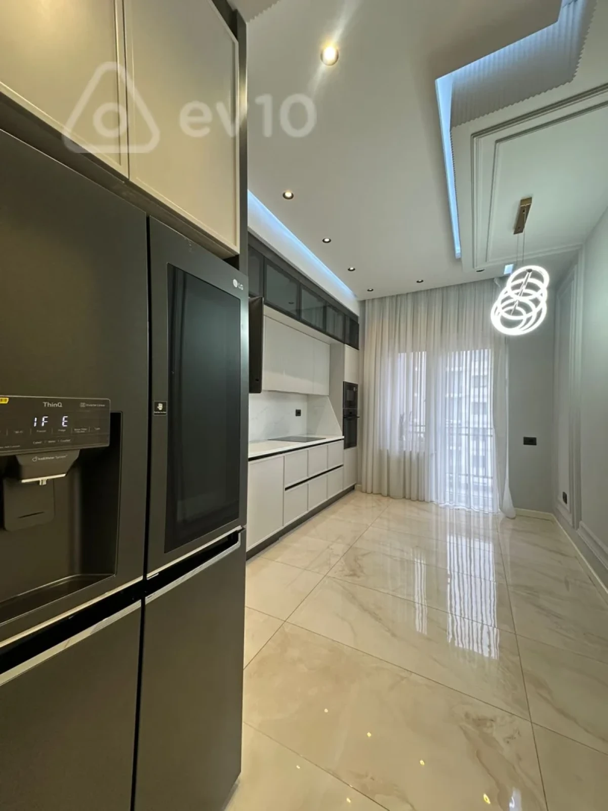 Satılır 4 otaqlı yeni tikili 140 m²