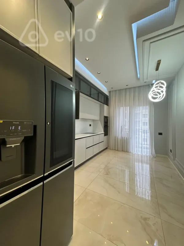 Satılır 4 otaqlı yeni tikili 140 m²
