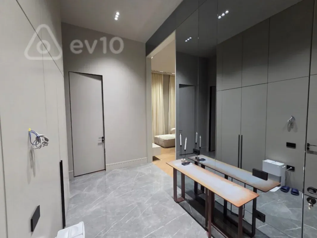 Kirayə verilir 3 otaqlı yeni tikili 110 m²